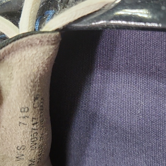 Cole Haan navy patent leather boat shoes in great condition! Size 7.5 - Picture 7 of 7